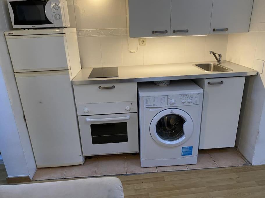 San Bernabe, Apartamento Para 2 En Las Vistillas Junto A Metro Puerta De Toledo Madrid Bagian luar foto